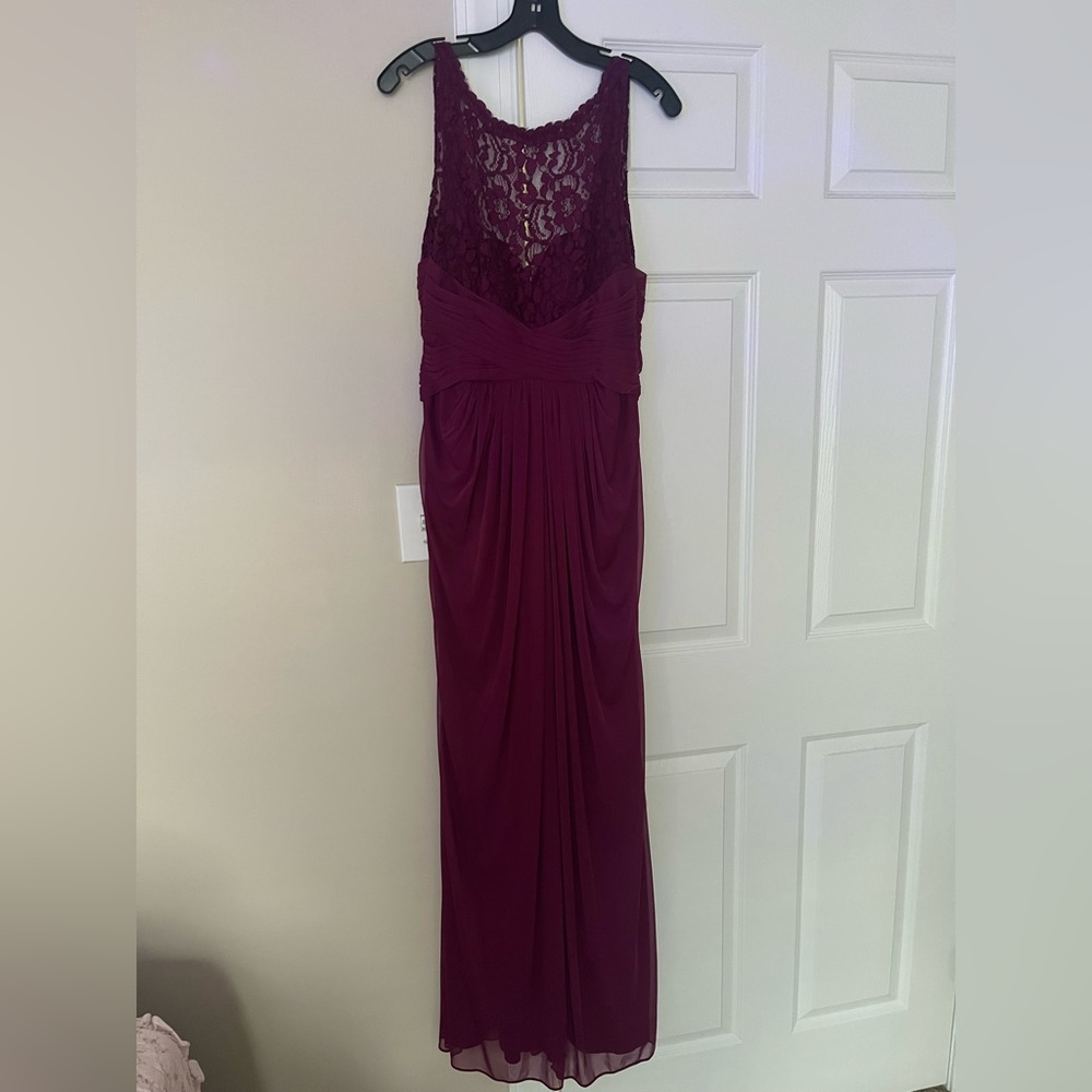 DAVIDS BRIDAL SAGRIA LACE BRIDESMAID/PROM DRESS